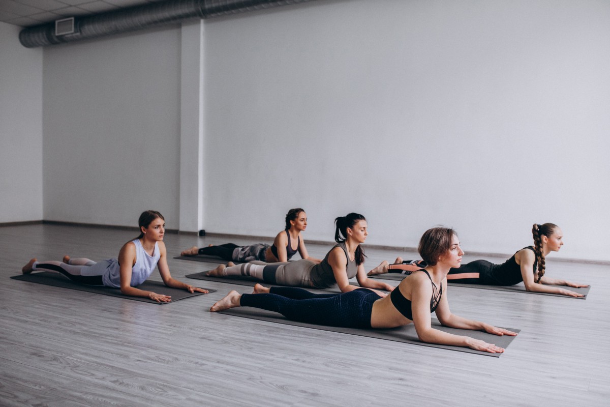 yoga-group-classes-inside-gym (5) (1)
